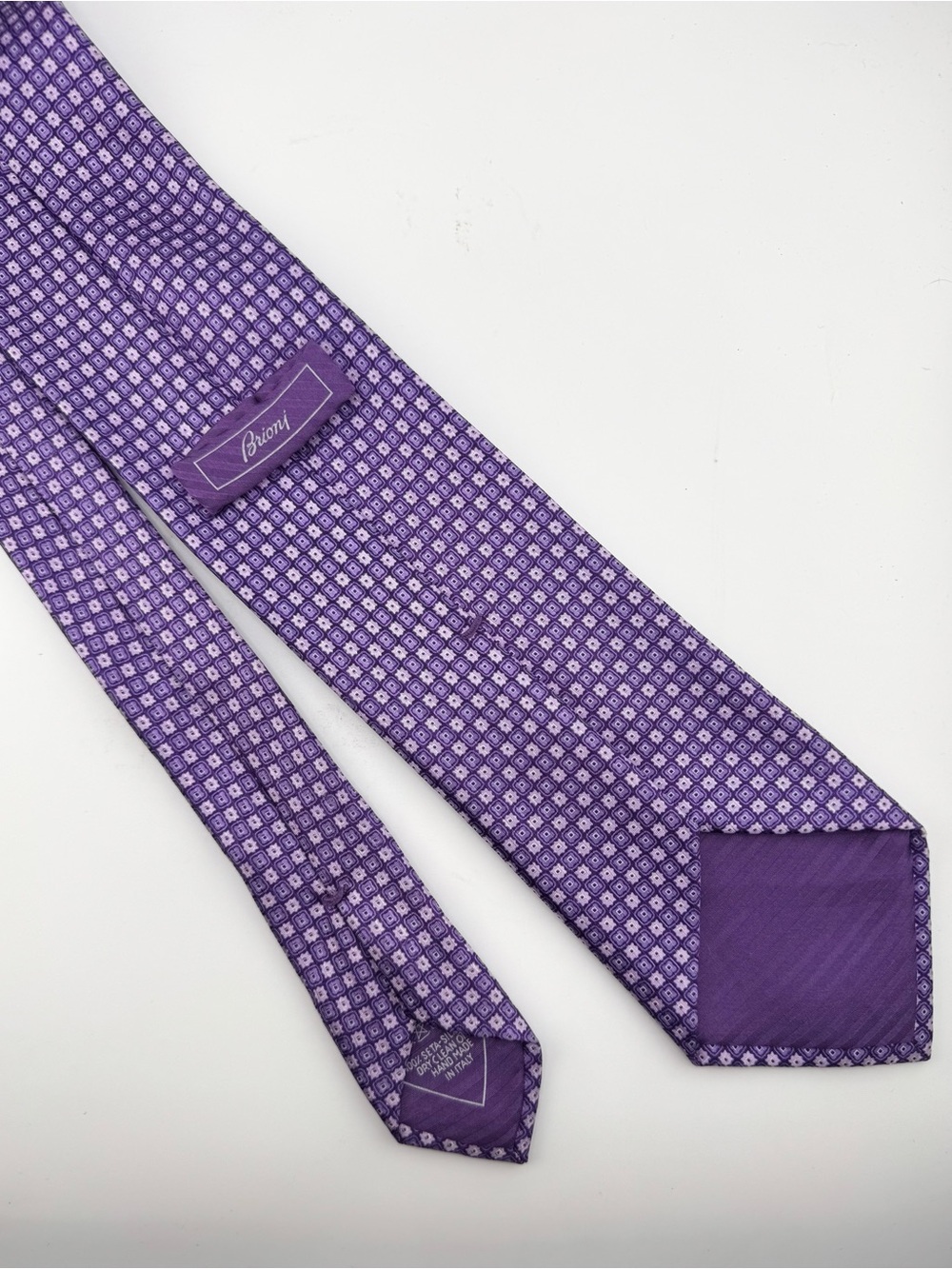 Brioni 100% Silk Neck Tie Purple Geometric Medallion Print Luxury Italy - Picture 4 of 7